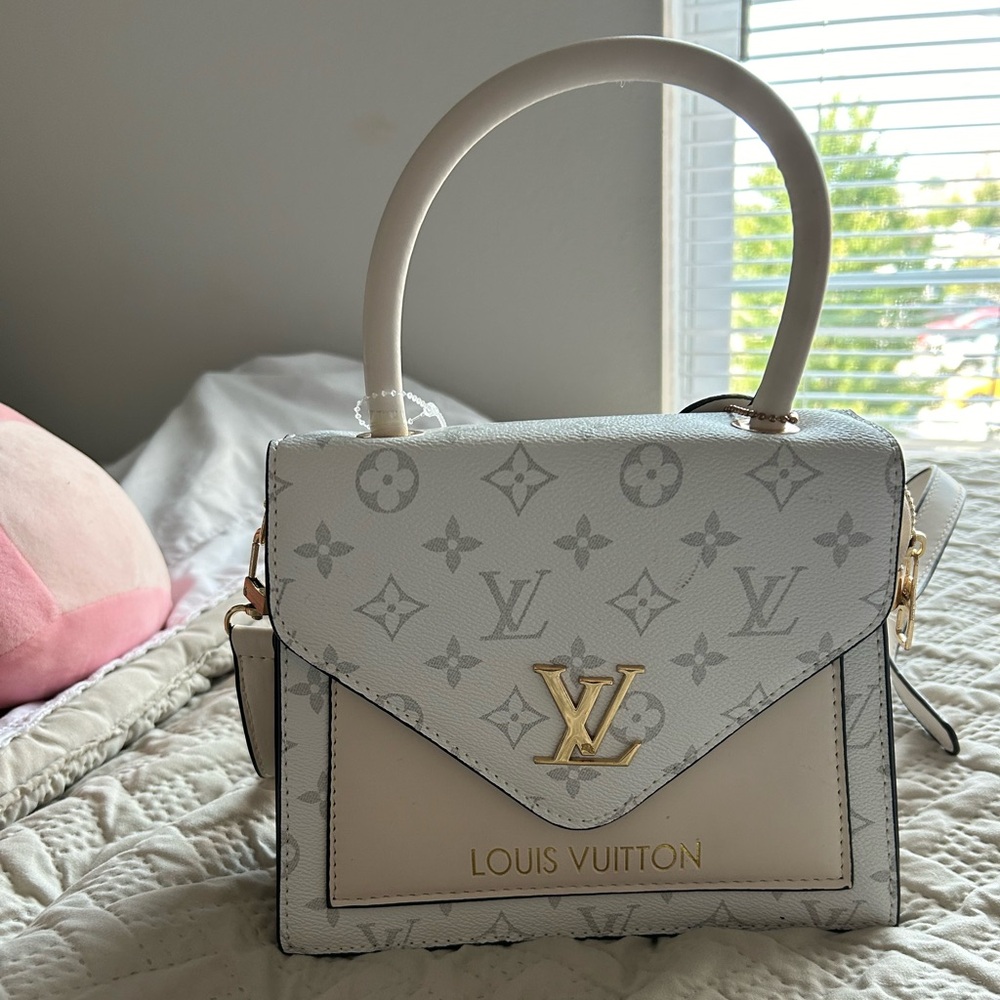 *designer inspired* shoulder bag